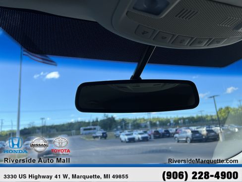 Used 2017 Ford Edge Titanium w/ Technology Package AWD/4WD image 19