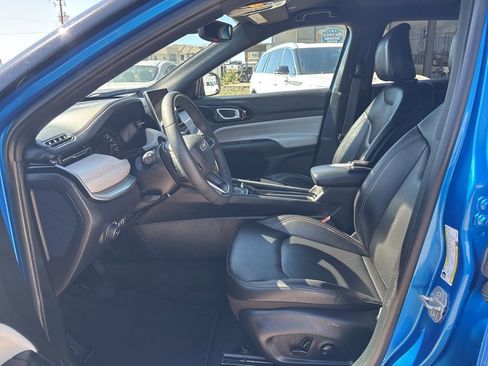 Used 2025 Jeep Compass Limited image 11