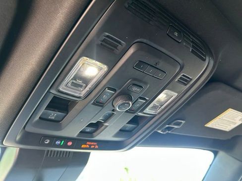 Used 2023 GMC Yukon Denali Ultimate AWD/4WD image 35