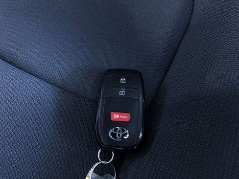 Certified 2026 Toyota Corolla Cross LE FWD image 32