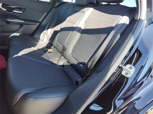 New 2026 Mercedes-Benz GLC 300 4MATIC image 14