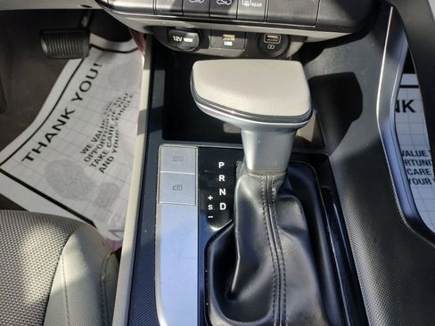 Used 2021 Hyundai Elantra SE image 35