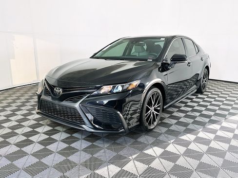 Certified 2023 Toyota Camry SE FWD image 7
