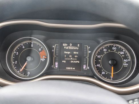 Used 2018 Jeep Cherokee Latitude image 21