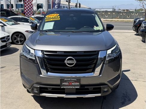 Used 2022 Nissan Pathfinder SL FWD image 8