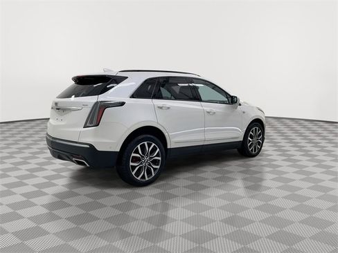 Certified 2025 Cadillac XT5 Sportv w/ Technology Package image 10