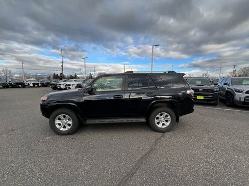 Used 2021 Toyota 4Runner SR5 image 2