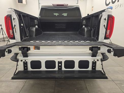 Used 2025 GMC Sierra 1500 SLT AWD/4WD image 16