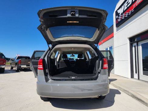 Used 2019 Dodge Journey SE FWD image 25