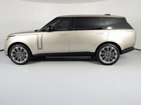 Used 2025 Land Rover Range Rover Long Wheelbase SE image 7