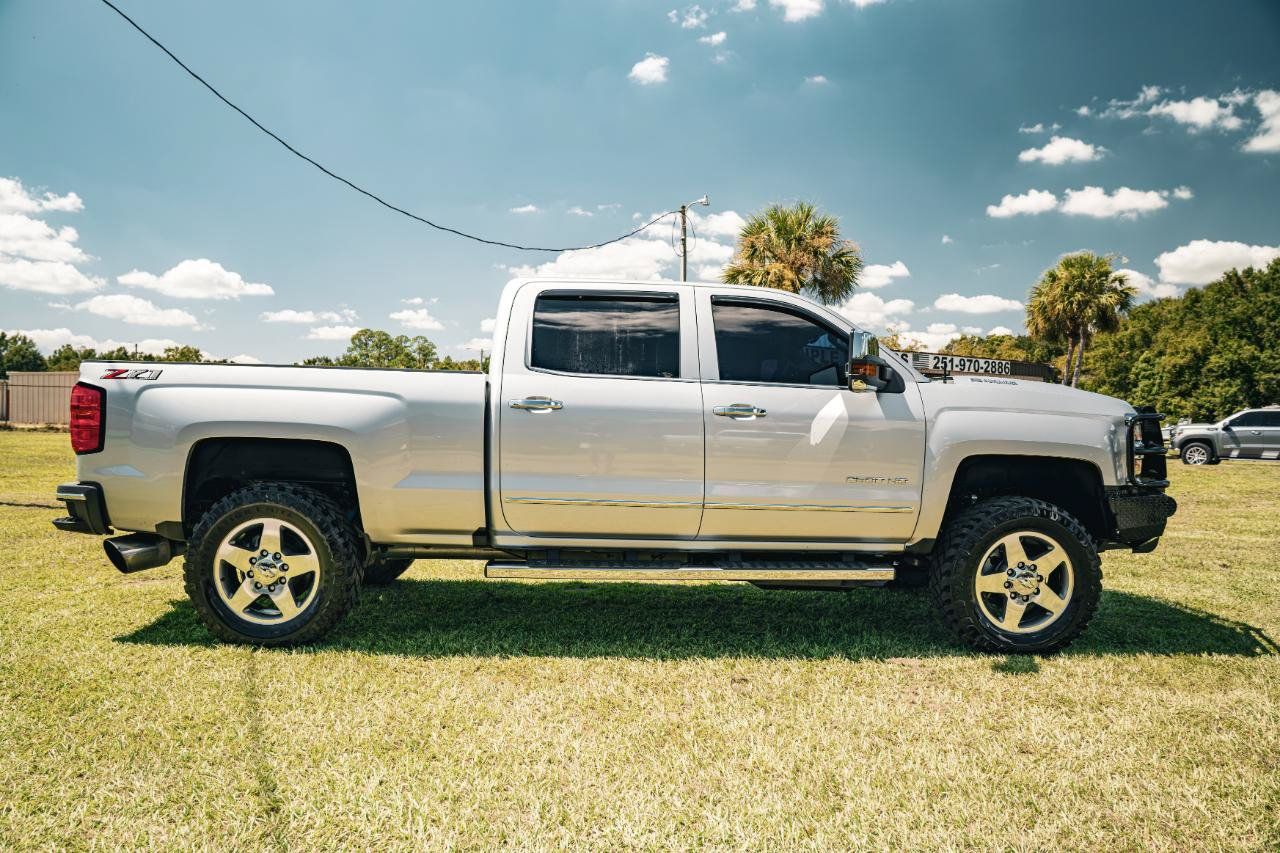 Used 2019 Chevrolet Silverado 2500 LTZ w/ Duramax Plus Package AWD/4WD image 7