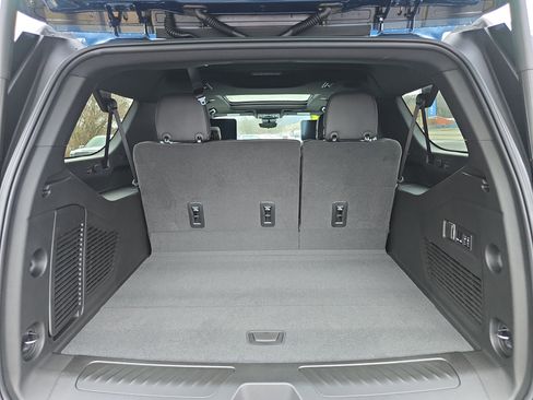 New 2026 GMC Yukon XL Elevation image 5