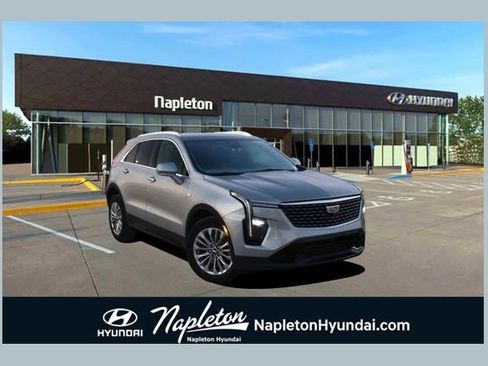 Used 2024 Cadillac XT4 Premium Luxury image 1