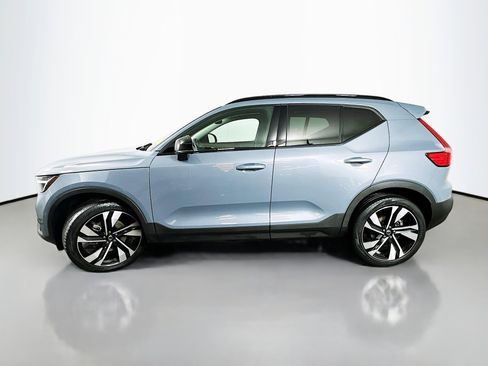Used 2023 Volvo XC40 B5 Ultimate w/ Protection Package Premier image 4