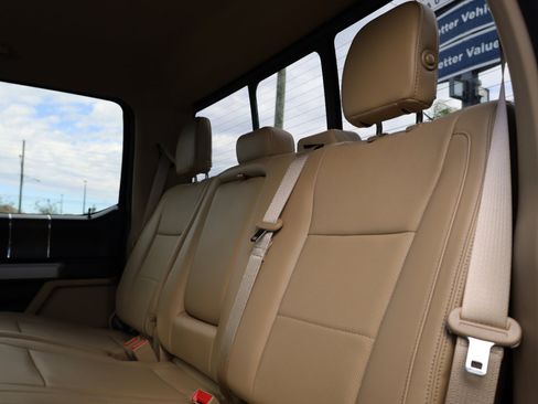 Used 2018 Ford F250 Lariat w/ Chrome Package image 13