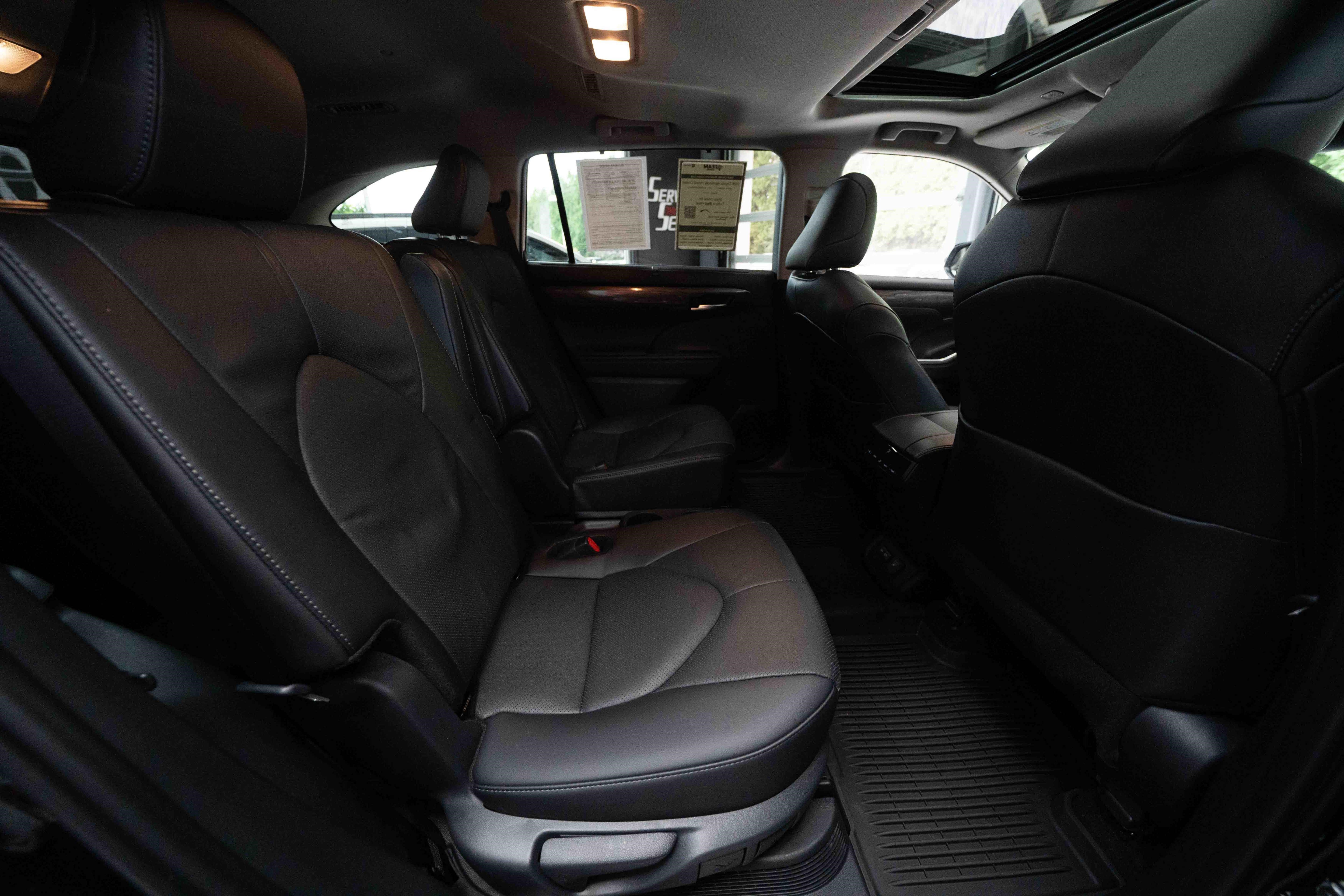Used 2026 Toyota Highlander Limited AWD/4WD image 27