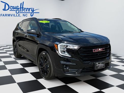 Used 2024 GMC Terrain SLT w/ Infotainment Package II FWD image 7