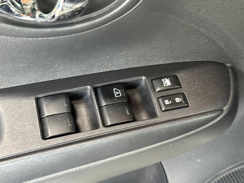 Used 2013 Nissan Versa SV image 13