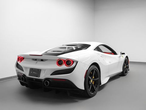 Certified 2020 Ferrari F8 Tributo RWD image 29