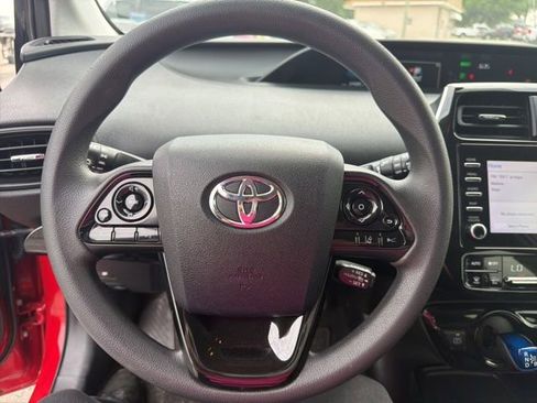 Used 2020 Toyota Prius LE FWD image 17