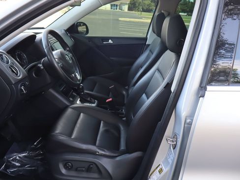 Used 2017 Volkswagen Tiguan Wolfsburg Edition AWD/4WD image 19