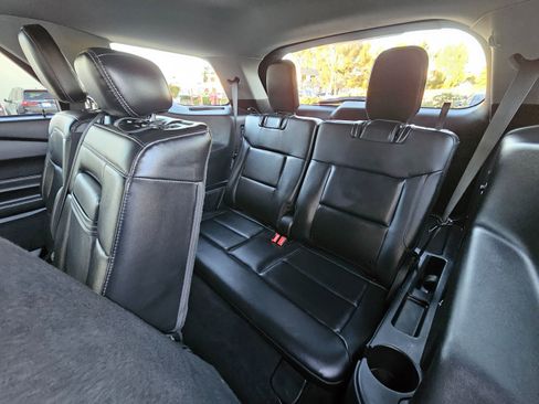 Used 2022 Ford Explorer XLT w/ Equipment Group 202A image 21