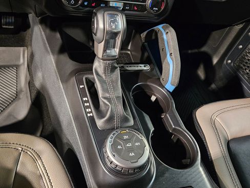 Used 2024 Ford Bronco Wildtrak AWD/4WD image 32