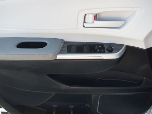 Used 2025 Toyota Sienna LE image 29