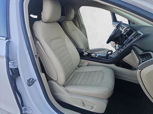 Used 2015 Ford Fusion SE w/ Equipment Group 202A image 11