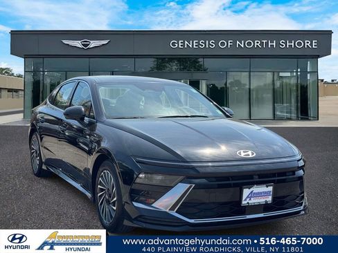 Certified 2025 Hyundai Sonata Limited FWD image 1