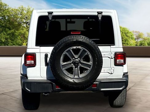 Used 2021 Jeep Wrangler Unlimited Sahara w/ Uconnect 4C Nav & Sound Group AWD/4WD image 2