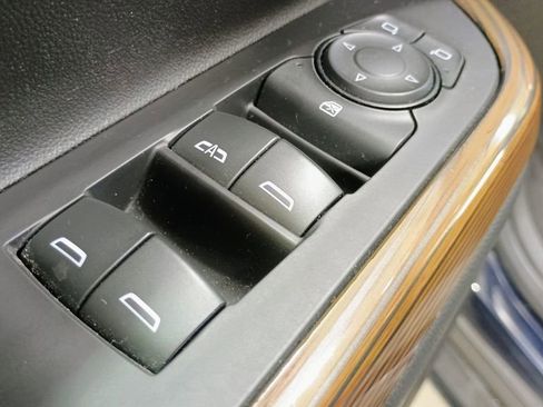 Used 2021 GMC Acadia SLE w/ Driver Convenience Package AWD/4WD image 15