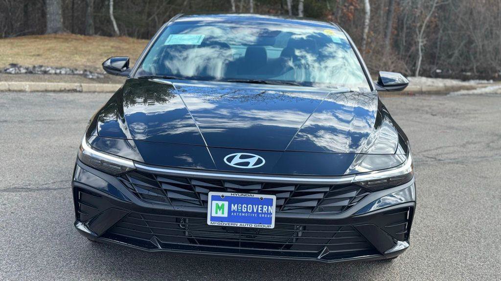 New 2026 Hyundai Elantra SEL FWD image 3