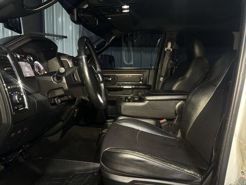 Used 2017 RAM 2500 Laramie w/ Protection Group image 31