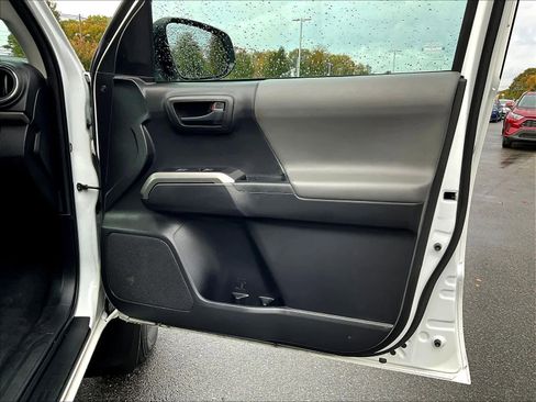 Used 2022 Toyota Tacoma SR5 image 12