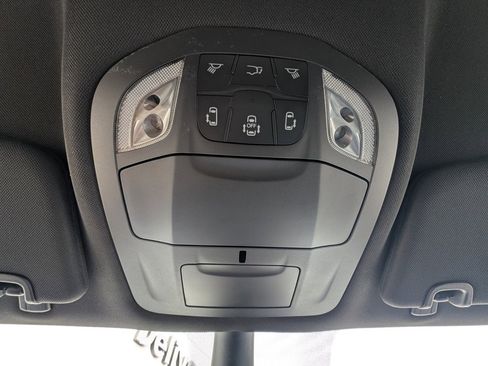 New 2026 Chrysler Pacifica Select image 32