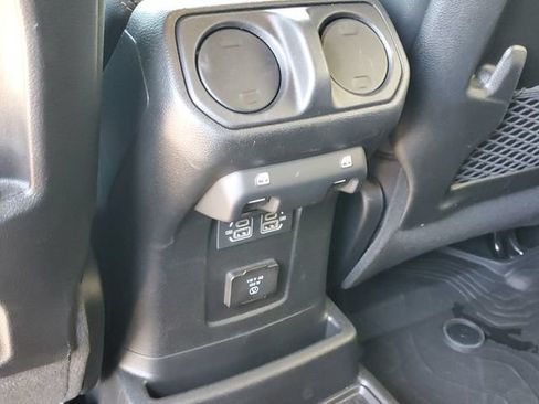 Used 2024 Jeep Wrangler Unlimited Sahara w/ Technology Group AWD/4WD image 33