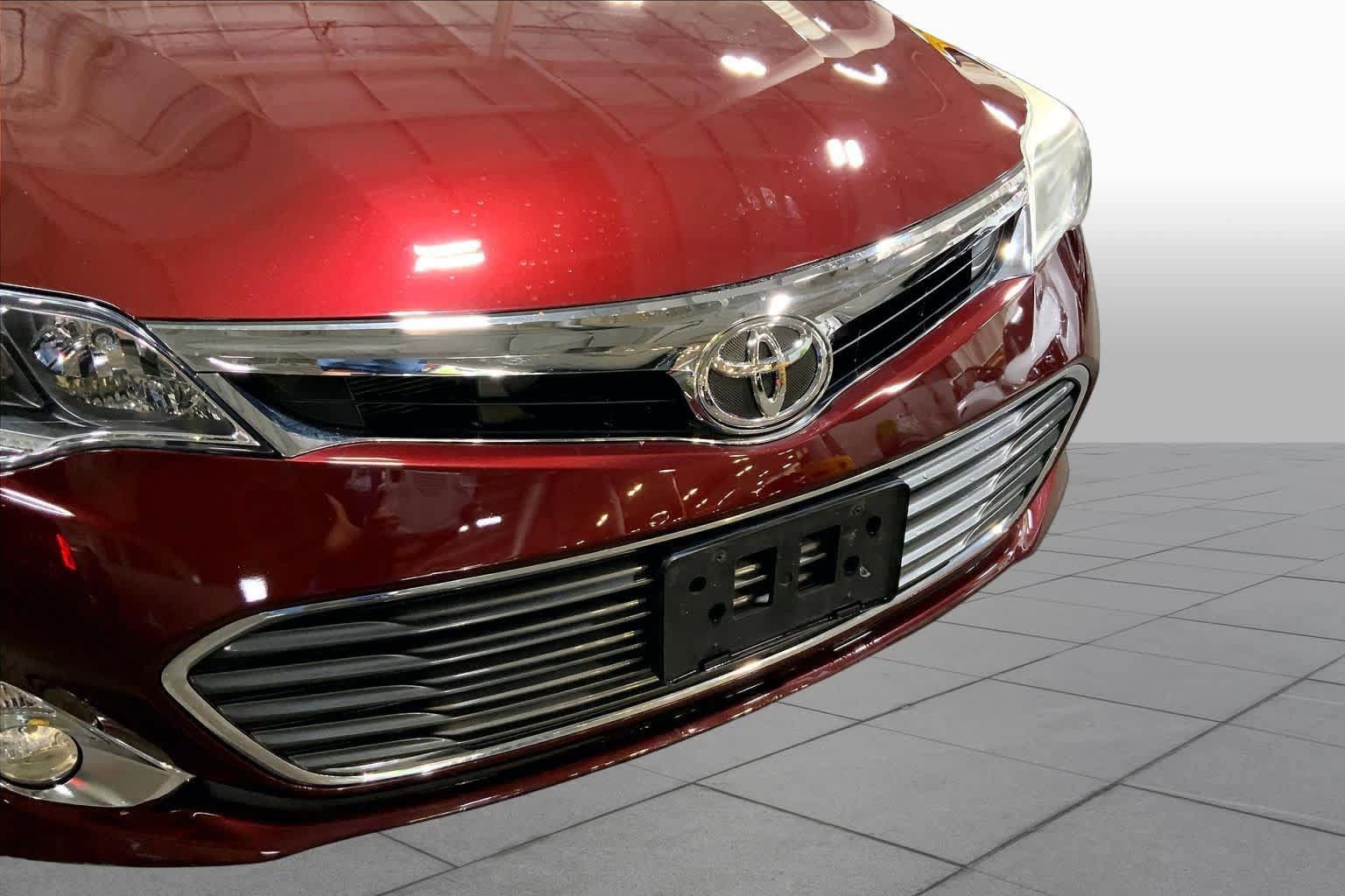 Used 2015 Toyota Avalon Limited FWD image 30