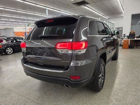 Used 2017 Jeep Grand Cherokee Limited w/ Luxury Group II AWD/4WD image 4