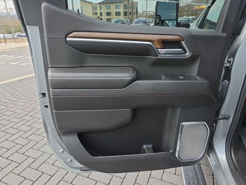 Used 2024 Chevrolet Silverado 1500 High Country w/ High Country Premium Package image 15