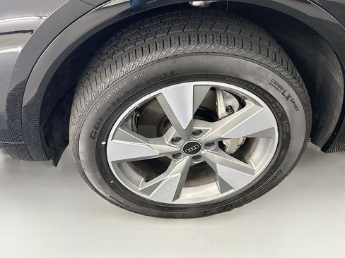Used 2023 Audi Q5 2.0T Premium Plus w/ Premium Plus Package AWD/4WD image 11
