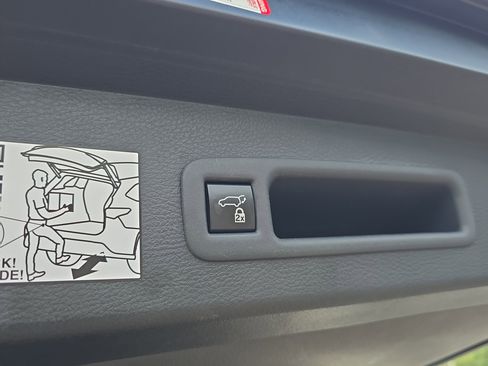 Used 2022 Toyota Sienna XLE FWD image 10