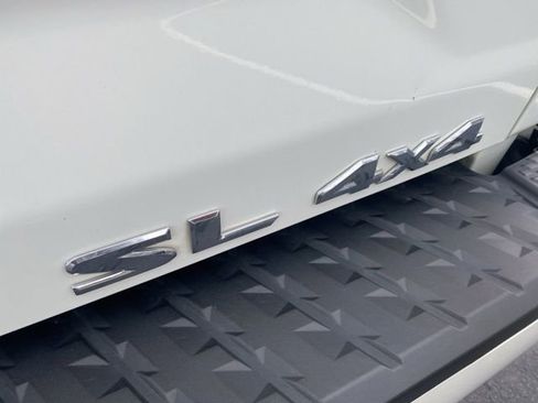 Used 2018 Nissan Titan SL image 30