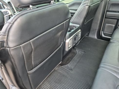 Used 2015 Ford F150 Platinum w/ Equipment Group 701A Luxury AWD/4WD image 18