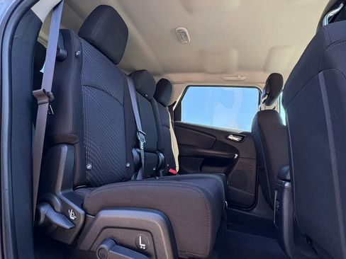 Used 2019 Dodge Journey SE FWD image 29