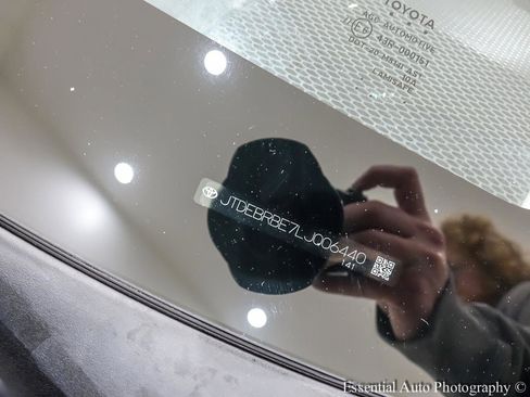 Used 2020 Toyota Corolla LE FWD image 34