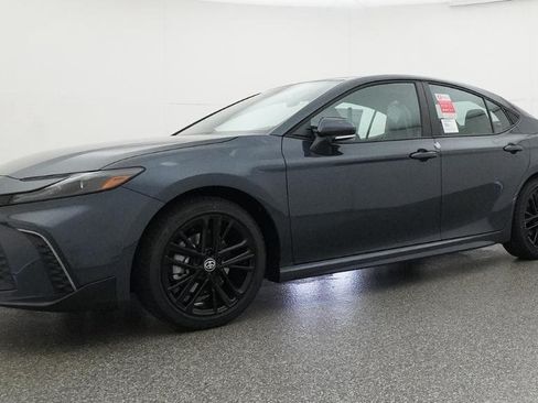 Used 2026 Toyota Camry SE FWD image 40