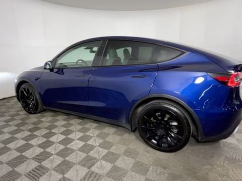 Used 2021 Tesla Model Y Long Range AWD/4WD image 9