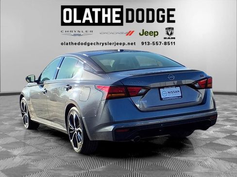 Used 2024 Nissan Altima 2.5 SR image 3