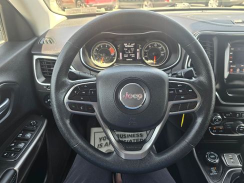 Used 2019 Jeep Cherokee Latitude w/ Popular Appearance Group AWD/4WD image 7